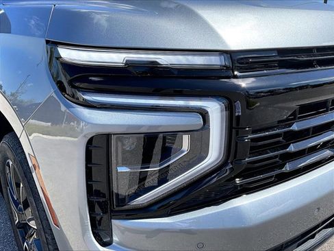 Used 2025 Chevrolet Suburban RST w/ Comfort Package image 29