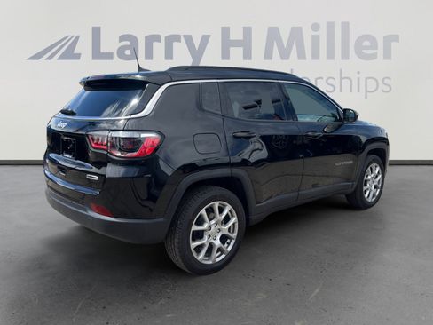 Certified 2022 Jeep Compass Latitude image 5