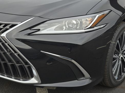 New 2025 Lexus ES 350 w/ Premium Package image 6