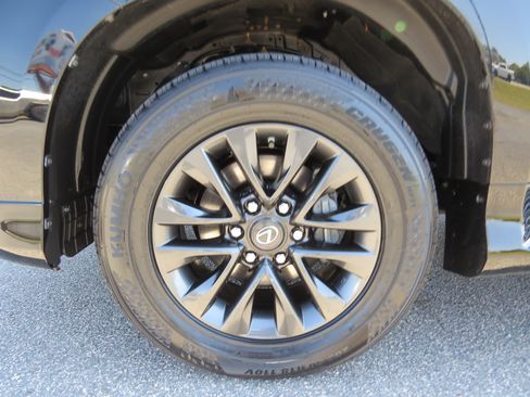 Used 2022 Lexus GX 460 Premium image 13