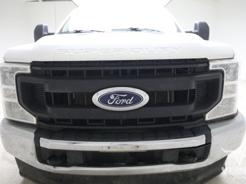 Used 2021 Ford F250 XL w/ Power Equipment Group AWD/4WD image 7