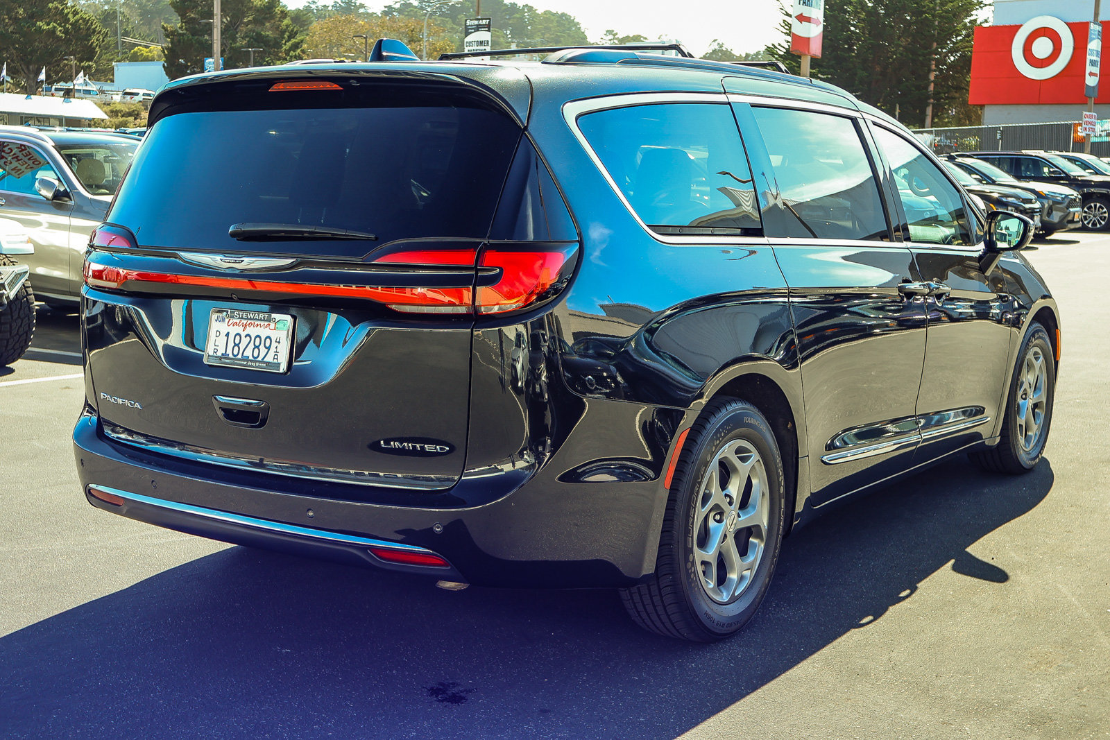 Used 2023 Chrysler Pacifica Limited FWD image 22