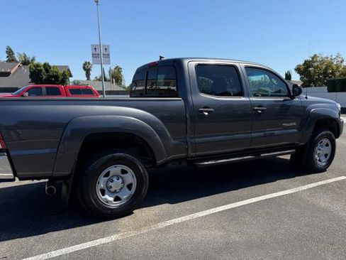 Used 2015 Toyota Tacoma PreRunner w/ SR5 Package RWD image 9