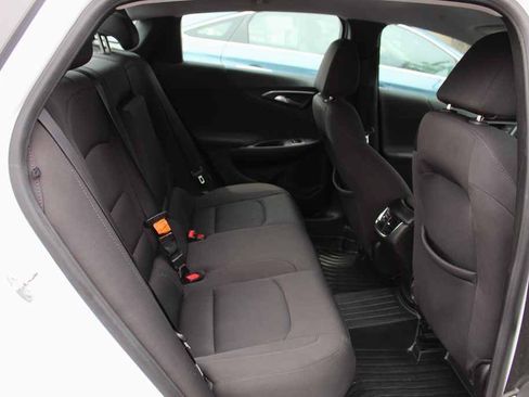 Used 2019 Chevrolet Malibu LT FWD image 25