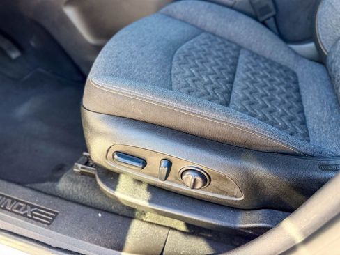 Used 2024 Chevrolet Equinox LT image 11