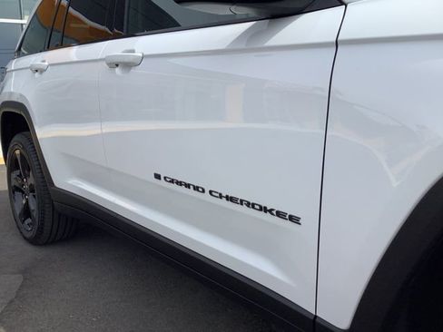 New 2026 Jeep Grand Cherokee Limited w/ Limited Altitude Package image 42
