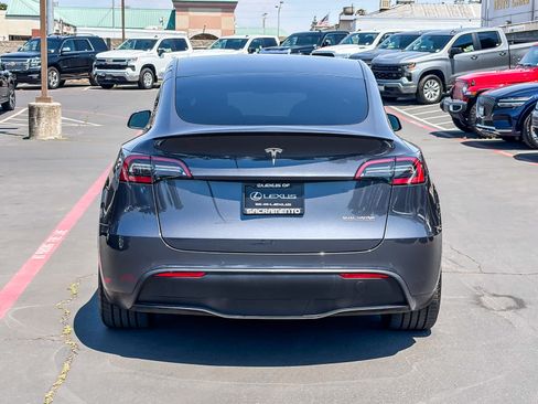 Used 2022 Tesla Model Y Performance AWD/4WD image 3
