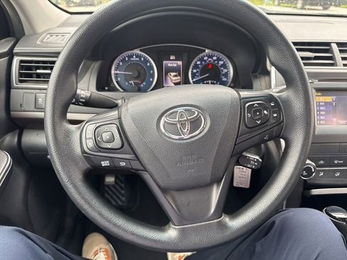 Used 2017 Toyota Camry LE FWD image 8