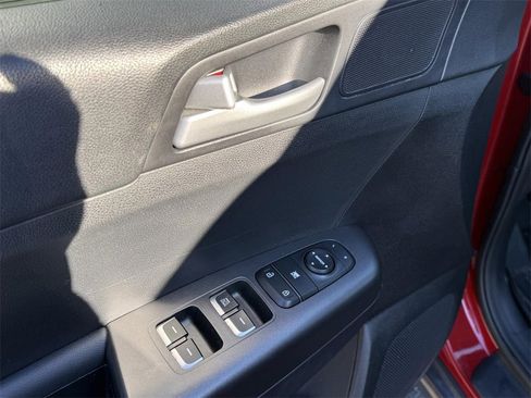 Used 2020 Kia Sportage LX image 10