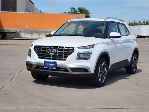 New 2026 Hyundai Venue SEL image 2