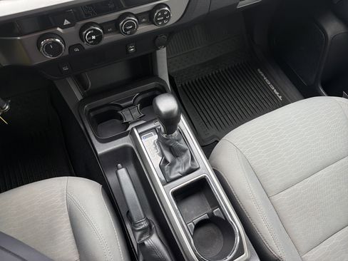 Used 2016 Toyota Tacoma SR5 w/ Towing Package image 17