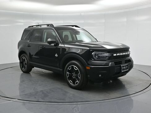 Certified 2025 Ford Bronco Sport Outer Banks w/ Outer Banks Tech Package+ AWD/4WD image 58