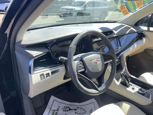 Used 2021 Cadillac XT6 Premium Luxury AWD/4WD image 9