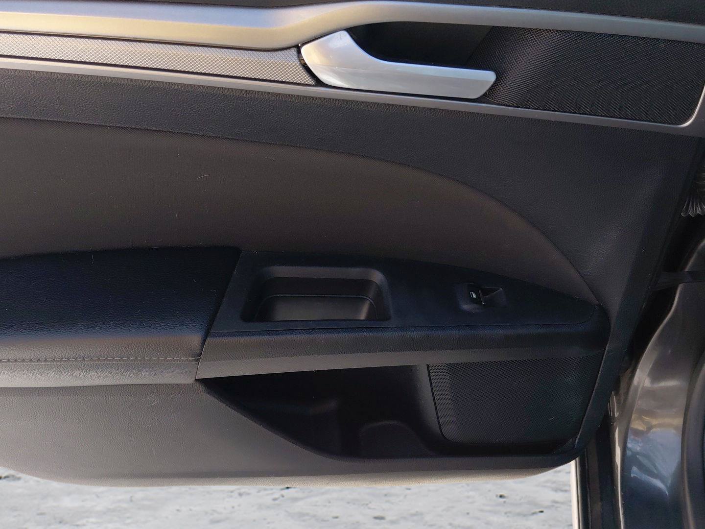 Used 2018 Ford Fusion SE w/ Fusion SE Technology Package FWD image 37