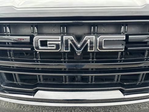Used 2022 GMC Yukon SLT w/ SLT Premium Package AWD/4WD image 6