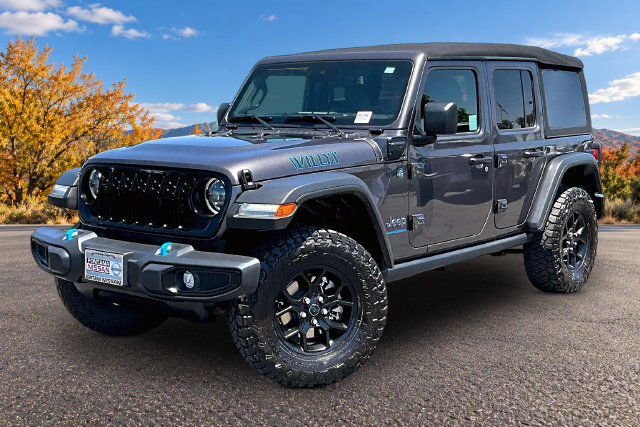 Used 2024 Jeep Wrangler Unlimited AWD/4WD image 3