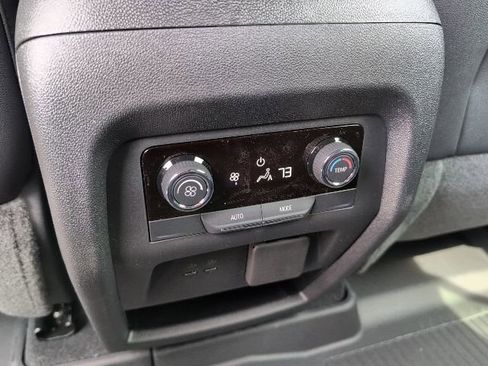 New 2026 Chevrolet Traverse Z71 w/ Enhanced Driving Package AWD/4WD image 6