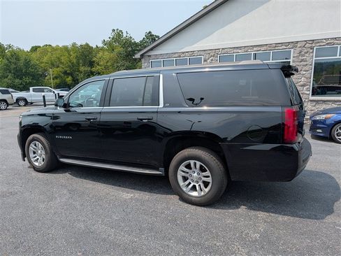 Used 2019 Chevrolet Suburban LT AWD/4WD image 4