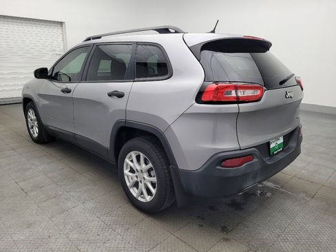 Used 2015 Jeep Cherokee Sport FWD image 5