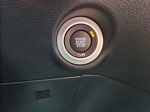 New 2026 Chrysler Voyager LX image 26