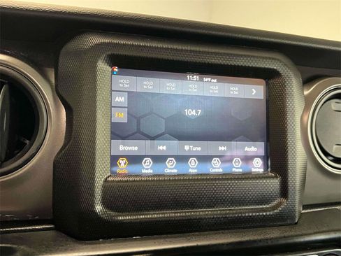 Used 2022 Jeep Wrangler Willys image 24