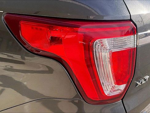Used 2019 Ford Explorer XLT FWD image 22