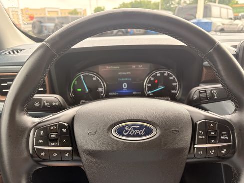 Used 2024 Ford Maverick Lariat FWD image 11