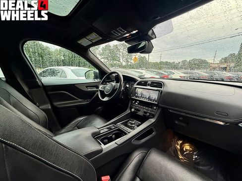 Used 2019 Jaguar F-PACE S AWD/4WD image 31