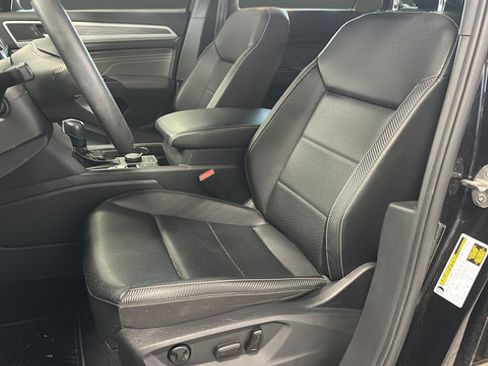 Used 2022 Volkswagen Atlas Cross Sport SE AWD/4WD image 13