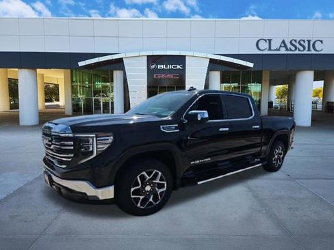Used 2023 GMC Sierra 1500 SLT w/ SLT Premium Package AWD/4WD image 4