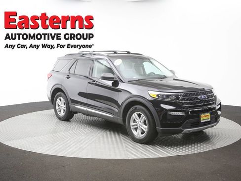 Used 2022 Ford Explorer XLT w/ Equipment Group 202A AWD/4WD image 48