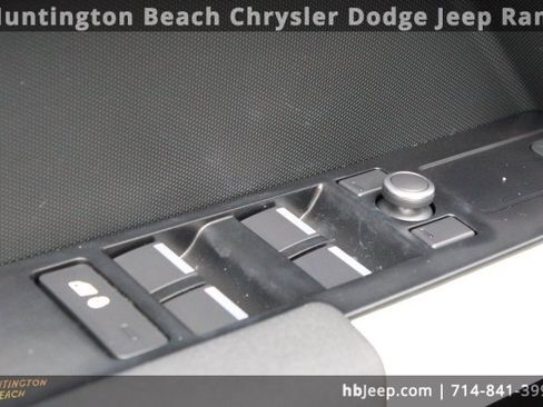 Used 2021 Land Rover Defender 110 image 10