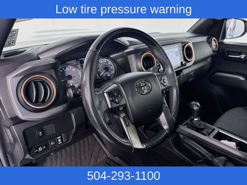 Used 2022 Toyota Tacoma TRD Sport w/ Technology Package RWD image 11