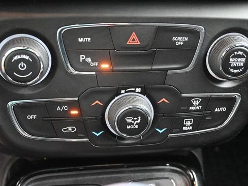 Used 2020 Jeep Compass Latitude AWD/4WD image 16