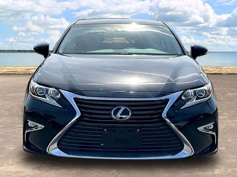 Used 2017 Lexus ES 350 w/ Accessory Package 2 FWD image 2