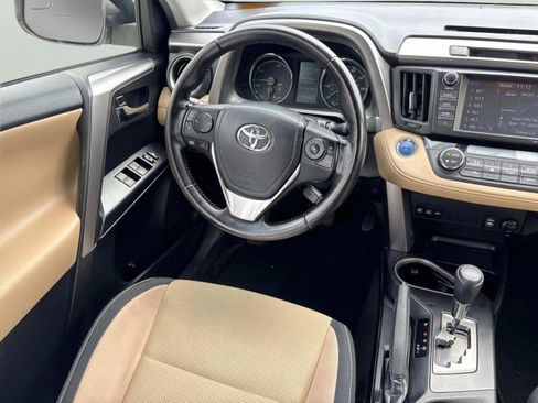 Used 2016 Toyota RAV4 XLE AWD/4WD image 10