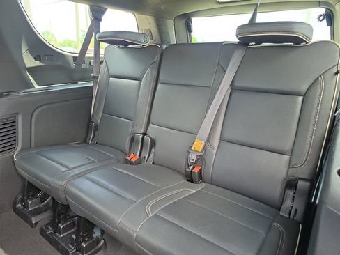 Used 2024 Chevrolet Suburban Premier RWD image 14
