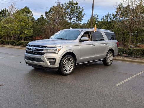 Used 2022 Ford Expedition Max Limited image 8