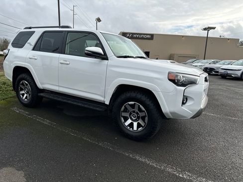 Used 2023 Toyota 4Runner TRD Off-Road Premium AWD/4WD image 8