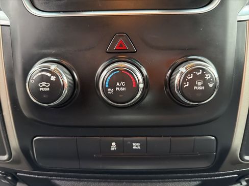 Used 2013 RAM 1500 Classic SLT image 32