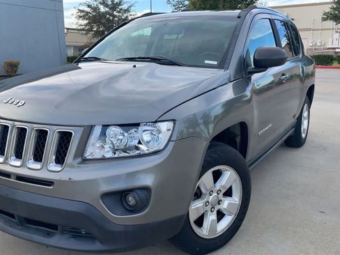 Used 2014 Jeep Compass Sport image 1