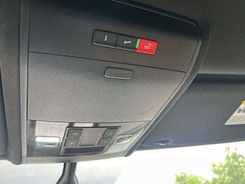 Used 2022 Volkswagen Atlas Cross Sport SE AWD/4WD image 23