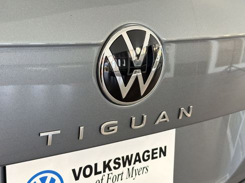 Used 2024 Volkswagen Tiguan SE R-Line FWD image 34