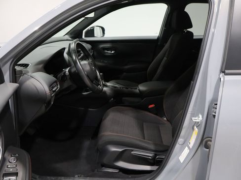 Used 2024 Honda HR-V Sport image 9