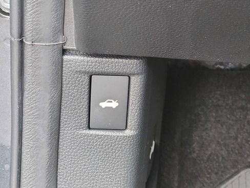 Certified 2023 Honda Accord EX image 22