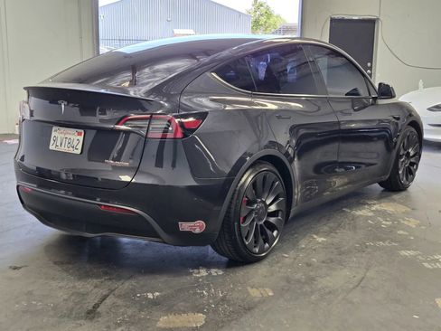 Used 2024 Tesla Model Y Performance image 4