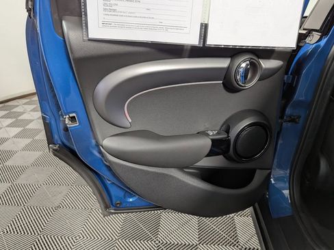 Used 2022 MINI Cooper 4-Door Hardtop FWD image 40