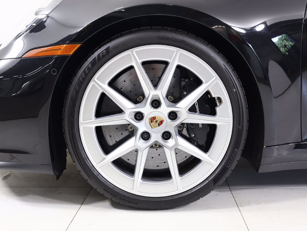 Certified 2025 Porsche 911 Carrera GTS RWD image 27