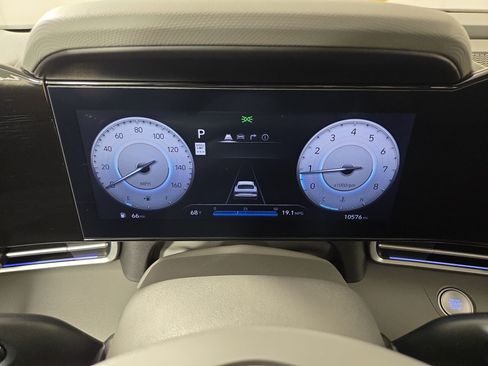 Used 2024 Hyundai Elantra SEL w/ Convenience Package FWD image 17