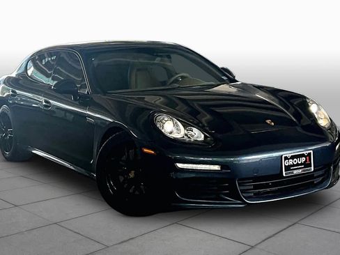Used 2014 Porsche Panamera RWD image 2